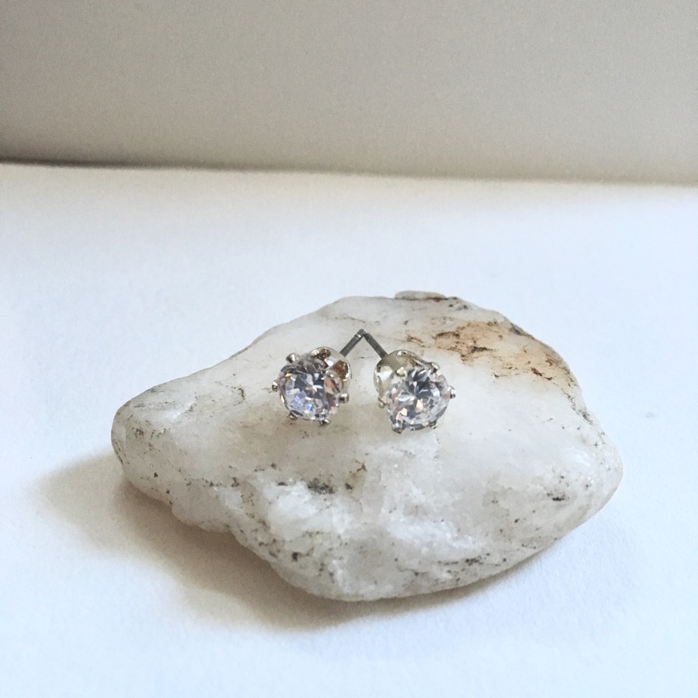 Minicci Stud Earrings